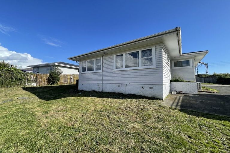 Photo of property in 8 Ross Avenue, Papatoetoe, Auckland, 2025