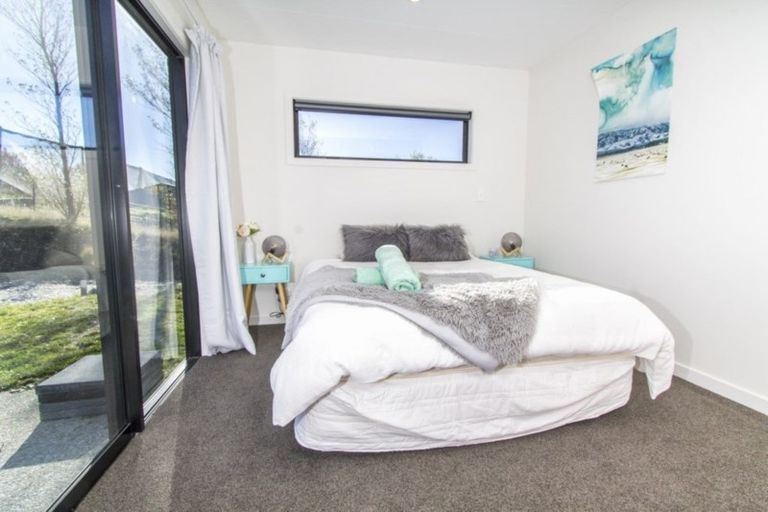 Photo of property in 75 Stratford Drive, Mount Pisa, Cromwell, 9383