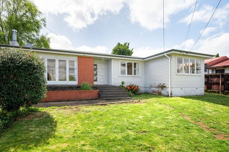 Photo of property in 13 Minifie Avenue, Melville, Hamilton, 3206