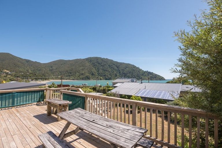 Photo of property in 17 Okiwi Crescent, Okiwi Bay, French Pass, 7193