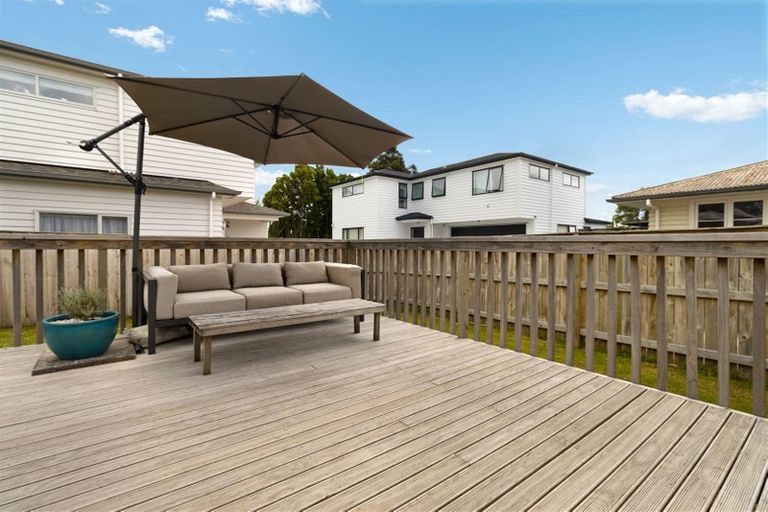 Photo of property in 2 Totara Road, Te Atatu Peninsula, Auckland, 0610
