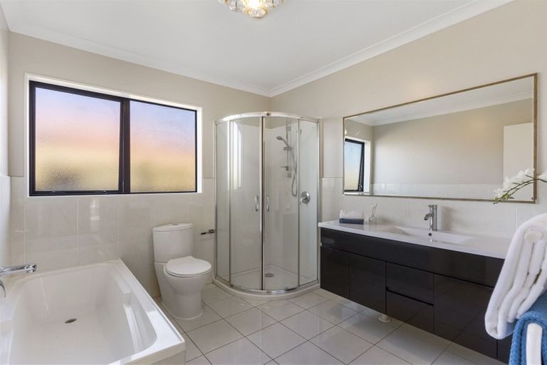 Photo of property in 27 Donegal Park Drive, Flat Bush, Auckland, 2019