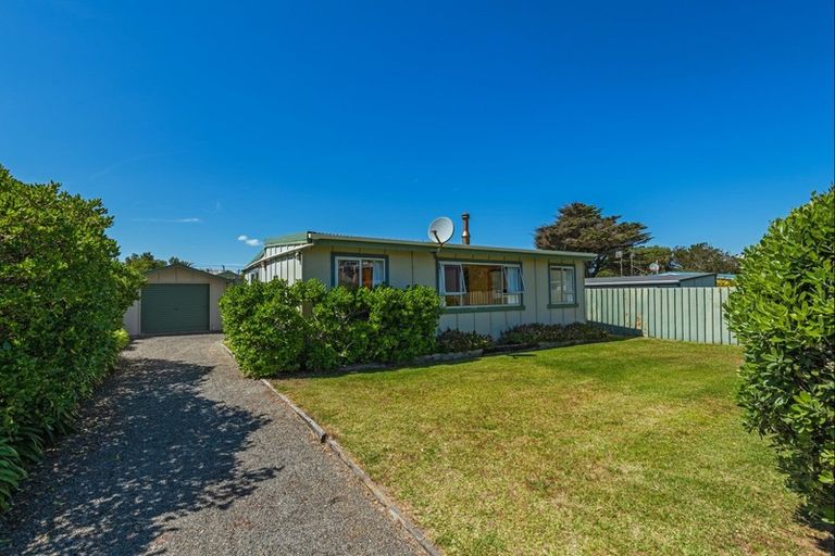 Photo of property in 56 Rua Avenue, Waitarere Beach, Levin, 5510