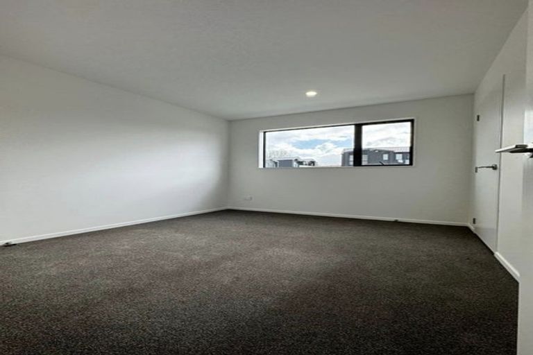 Photo of property in 250b Great North Road, Henderson, Auckland, 0612