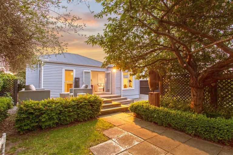 Photo of property in 216 Springfield Road, St Albans, Christchurch, 8014