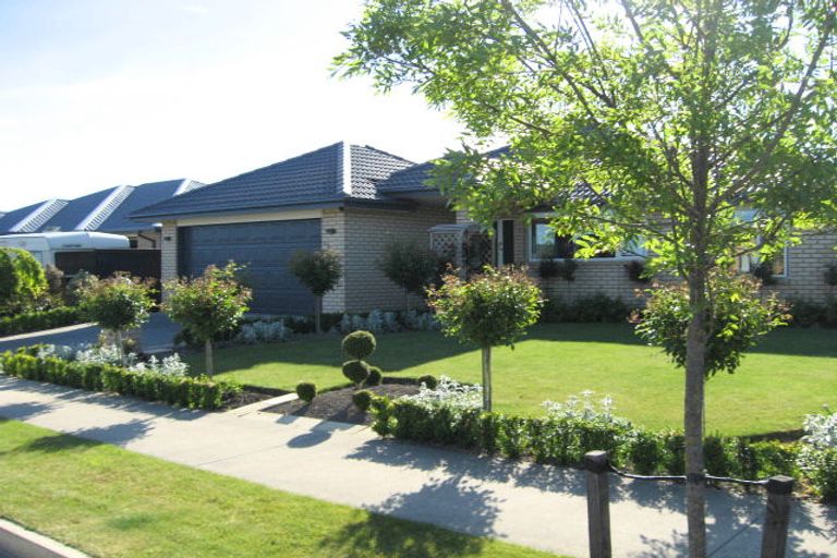 Photo of property in 6 Ross Place, Northwood, Christchurch, 8051