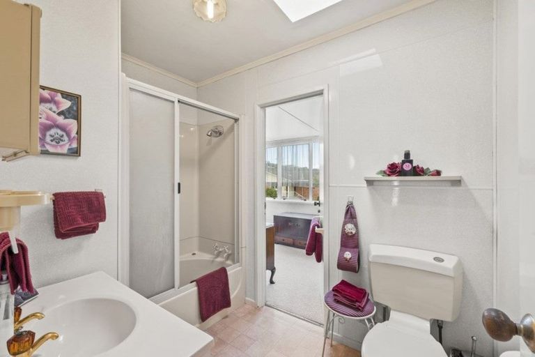 Photo of property in 31 De Luen Avenue, Tindalls Beach, Whangaparaoa, 0930