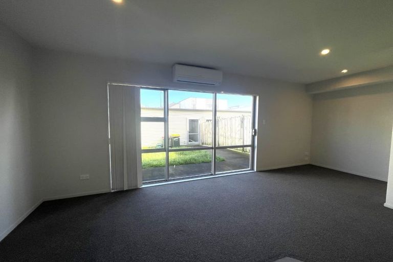 Photo of property in 60 Kuaka Drive, Takanini, 2112