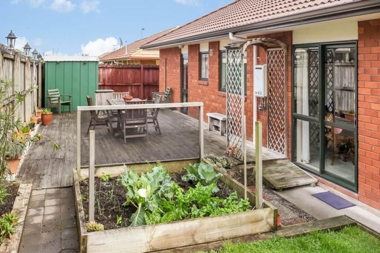 Photo of property in 4 Emmerdale Avenue, Papakura, 2110