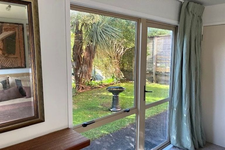 Photo of property in 24 Carnmore Place, Torbay, Auckland, 0630