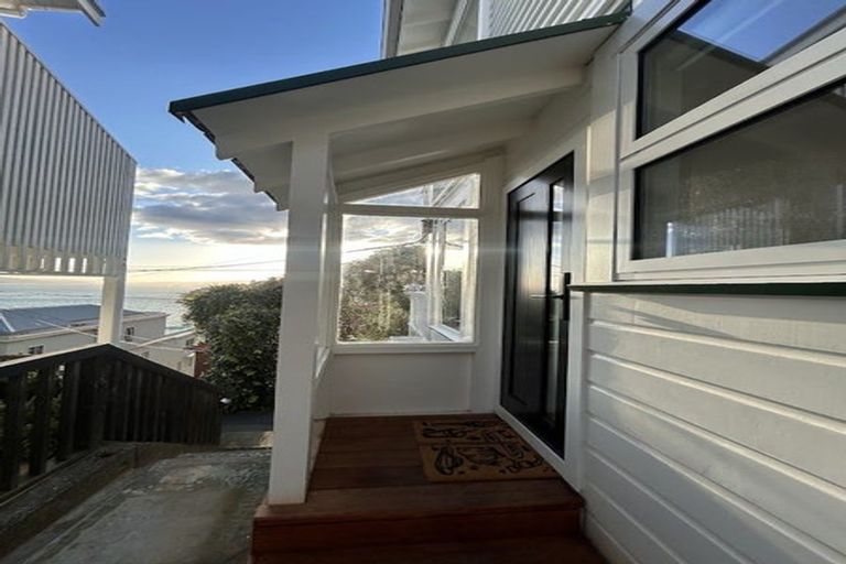 Photo of property in 10a Oriental Terrace, Mount Victoria, Wellington, 6011