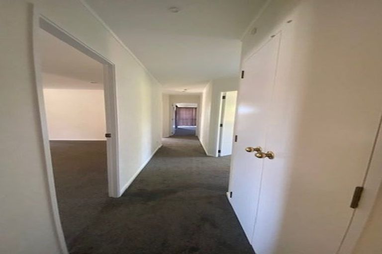 Photo of property in 240 Botany Road, Golflands, Auckland, 2013