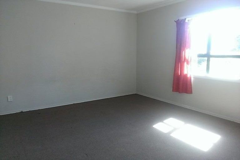 Photo of property in 18a Riserra Drive, Ranui, Auckland, 0612