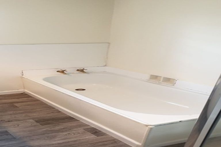 Photo of property in 11 Alfriston Road, Manurewa East, Auckland, 2102