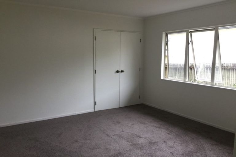 Photo of property in 28 Pukatea Avenue, Albany, Auckland, 0632