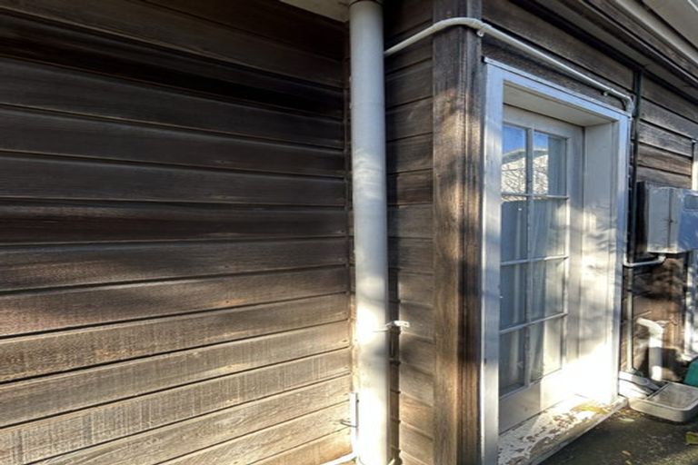 Photo of property in 3/15 Apu Crescent, Lyall Bay, Wellington, 6022