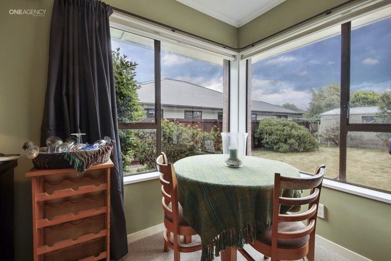Photo of property in 1b Sylvia Street, Parklands, Christchurch, 8083