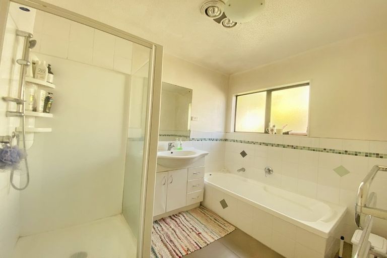 Photo of property in 2/717 East Coast Road, Browns Bay, Auckland, 0630