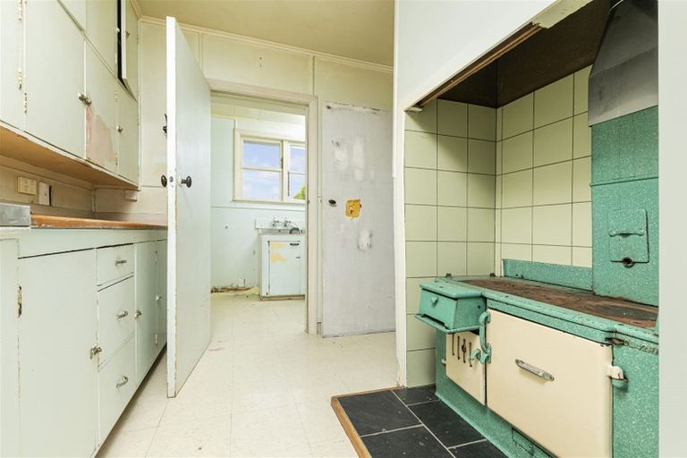 Photo of property in 15 Posa Avenue, Henderson, Auckland, 0612