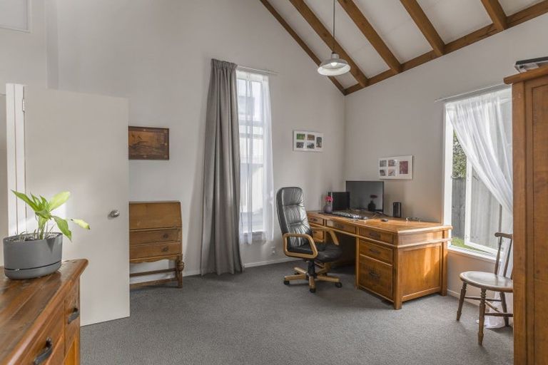 Photo of property in 12 Kew Grove, Raumati Beach, Paraparaumu, 5032