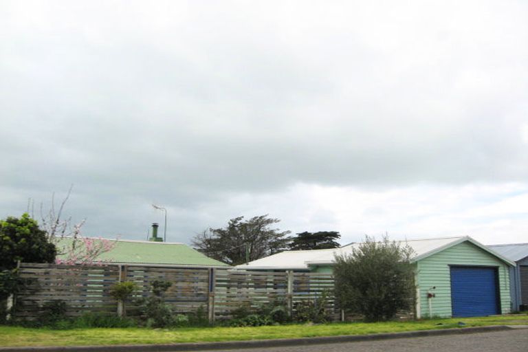 Photo of property in 16 Collison Terrace, Haumoana, 4102