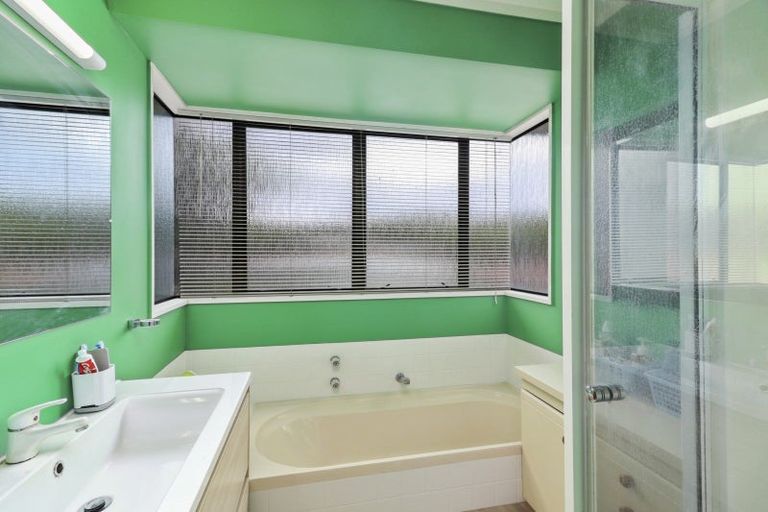 Photo of property in 70b Resolution Road, Welcome Bay, Tauranga, 3112