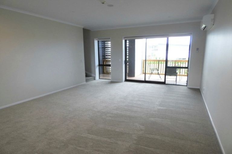 Photo of property in 25 De Havilland Road, Hobsonville, Auckland, 0618