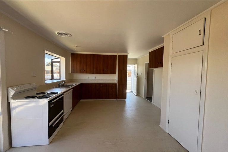 Photo of property in 15a Queenwood Road, Levin, 5510