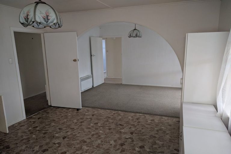 Photo of property in 2/28 Neal Avenue, Glenfield, Auckland, 0629