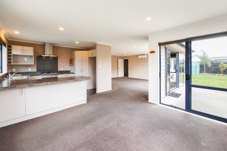 Photo of property in 9 Angelina Way, Kelvin Grove, Palmerston North, 4414