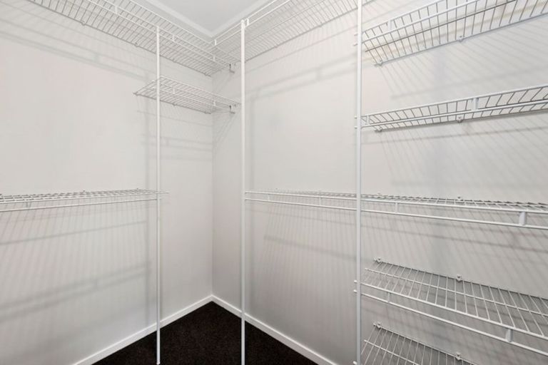 Photo of property in 2/13 Jones Crescent, Melville, Hamilton, 3206