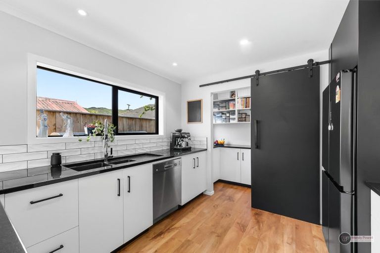 Photo of property in 21a Hall Crescent, Epuni, Lower Hutt, 5011