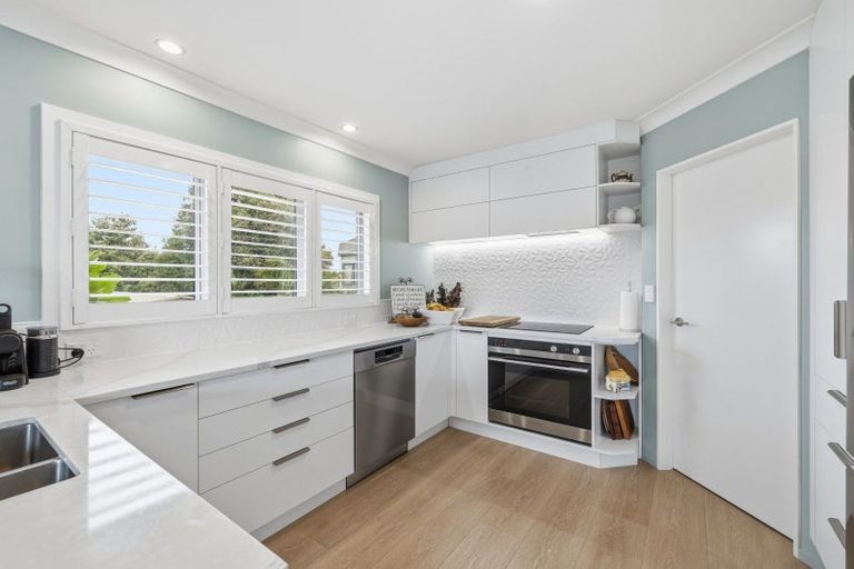 Photo of property in 16 Oceanbeach Road, Mount Maunganui, 3116