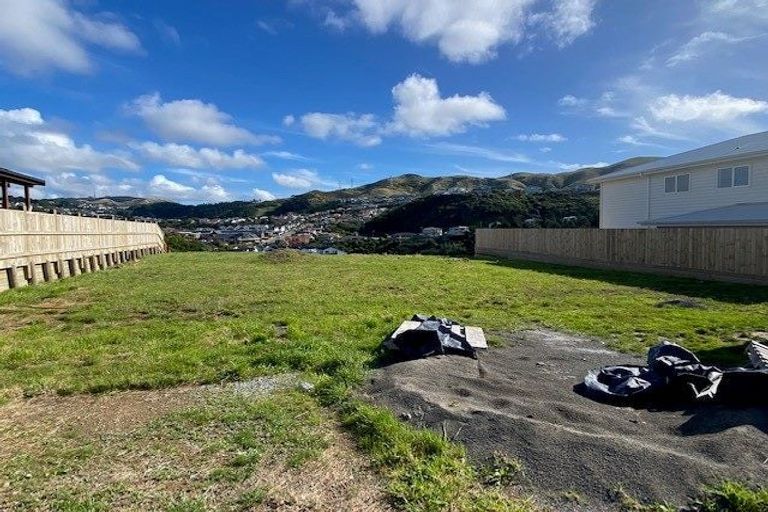 Photo of property in 40 Farnworth Terrace, Glenside, Wellington, 6037