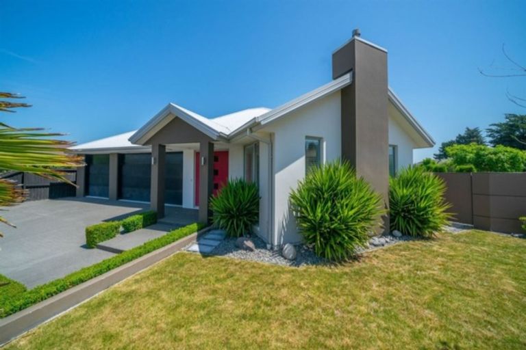 Photo of property in 5 Reka Street, Parklands, Christchurch, 8083