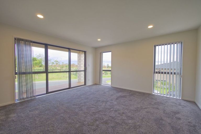 Photo of property in 1 Vazey Way, Hobsonville, Auckland, 0618