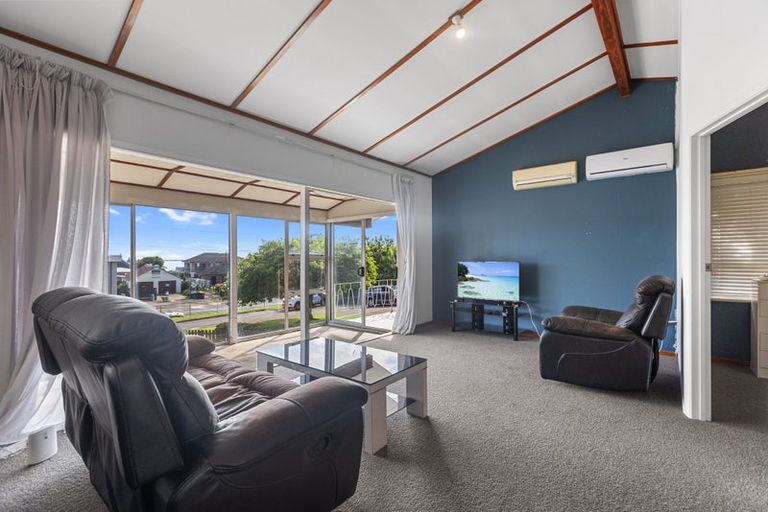 Photo of property in 142 Welcome Bay Road, Welcome Bay, Tauranga, 3112