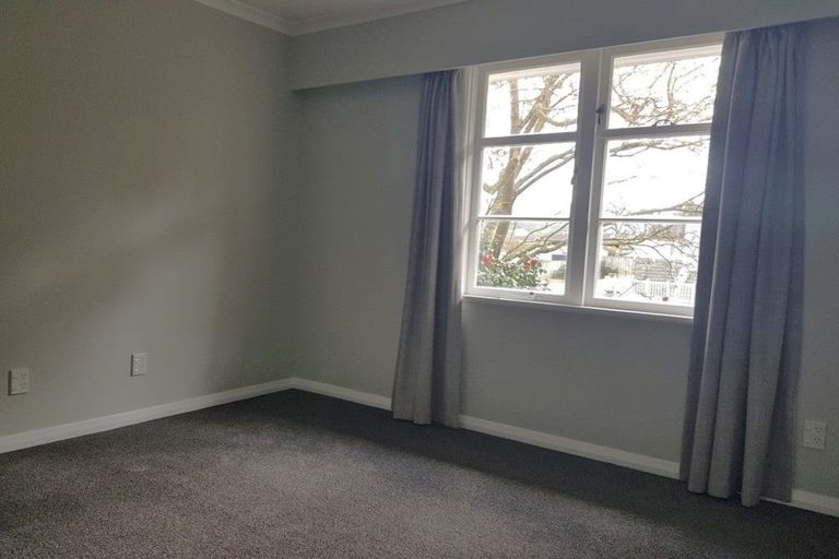 Photo of property in 98 Melbourne Road, Island Bay, Wellington, 6023