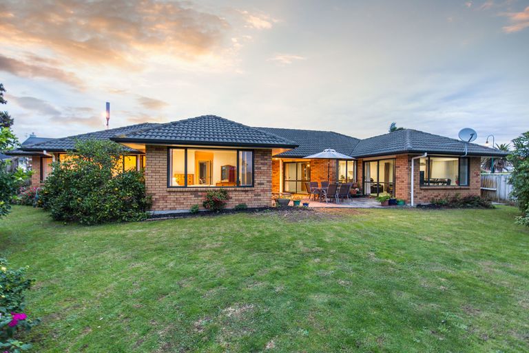 Photo of property in 274 Hill Road, The Gardens, Auckland, 2105