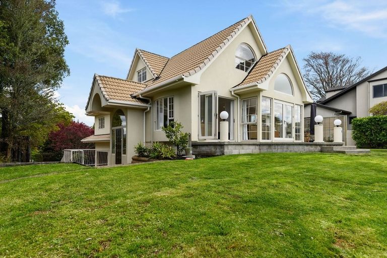 Photo of property in 6 Tupara Crescent, Kawaha Point, Rotorua, 3010