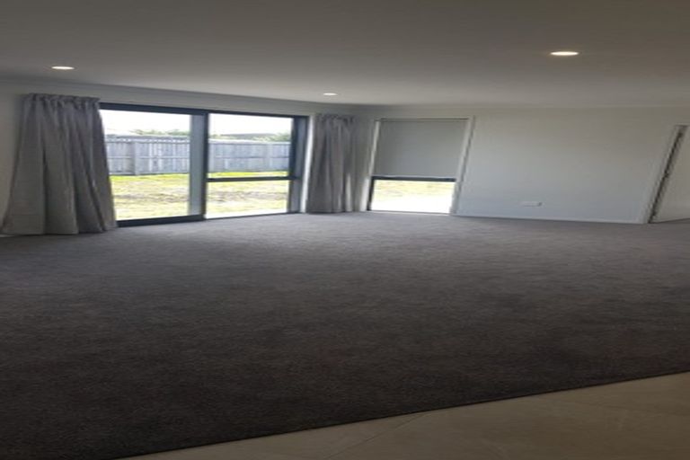 Photo of property in 24 Sando Way, One Tree Point, 0118