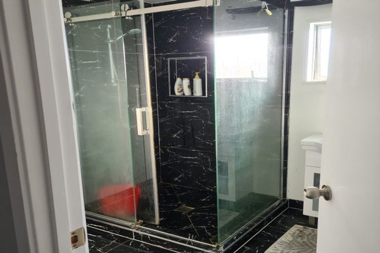 Photo of property in 13 Funnell Place, Manurewa, Auckland, 2102