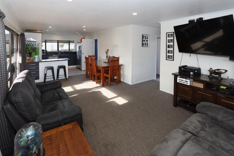 Photo of property in 6 Rinaha Place, Koutu, Rotorua, 3010