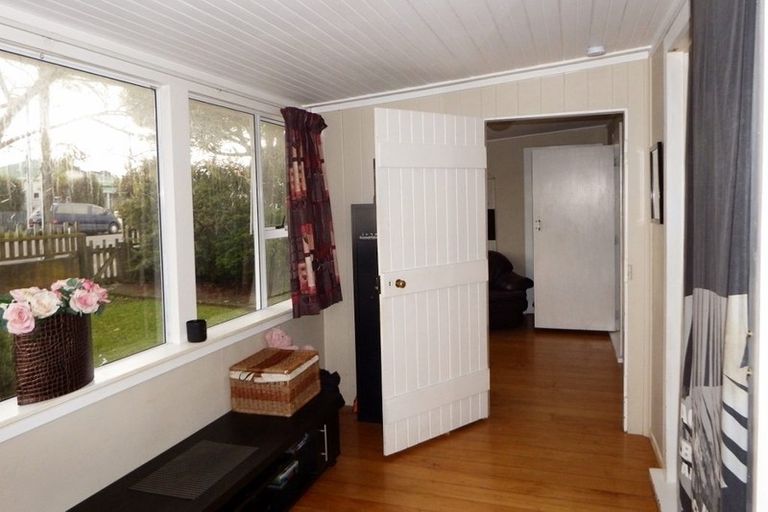 Photo of property in 25 Hunia Street, Marton, 4710