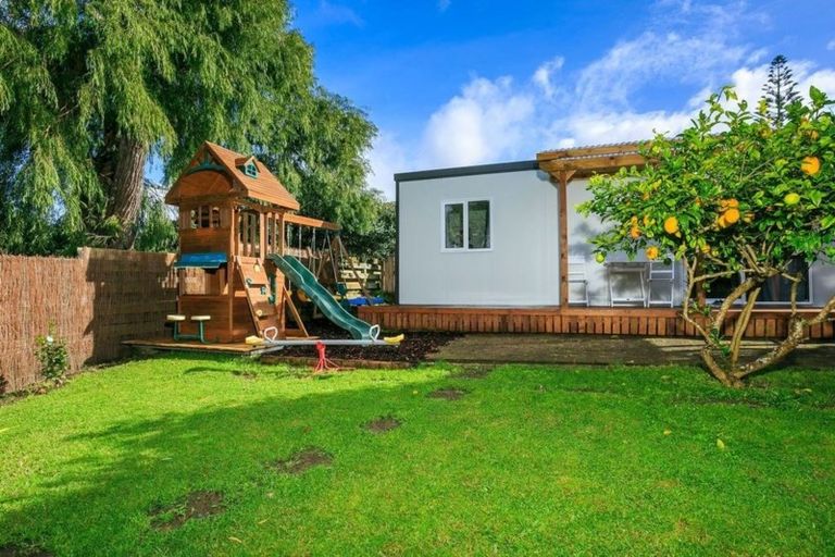 Photo of property in 54 Normanton Street, Glenfield, Auckland, 0629