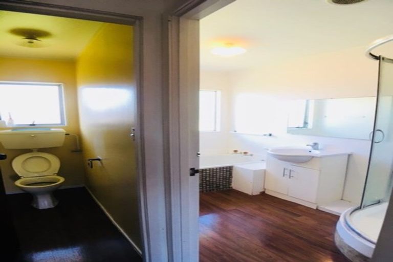 Photo of property in 3/7 Highland Park Drive, Highland Park, Auckland, 2010