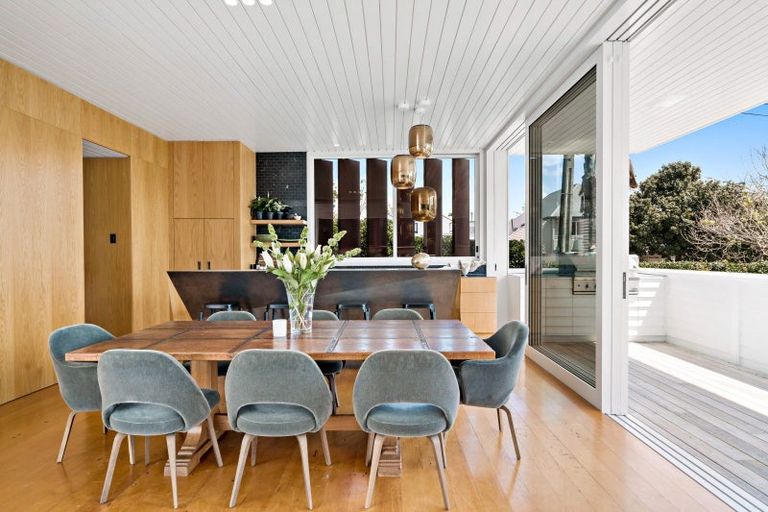 Photo of property in 215 Jervois Road, Herne Bay, Auckland, 1011