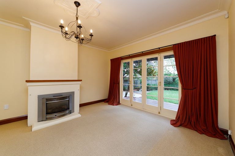 Photo of property in 21 Phoenix Avenue, Hokowhitu, Palmerston North, 4410