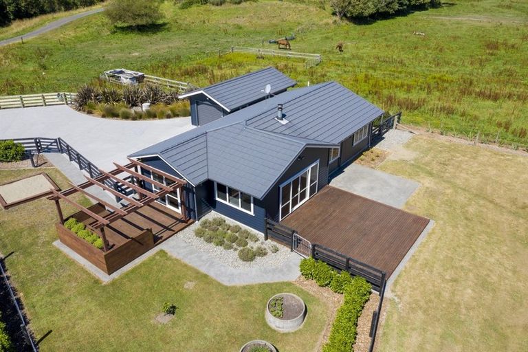 Photo of property in 123 Te Horo Beach Road, Te Horo, Otaki, 5581