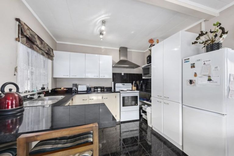 Photo of property in 100b Gemstone Drive, Birchville, Upper Hutt, 5018